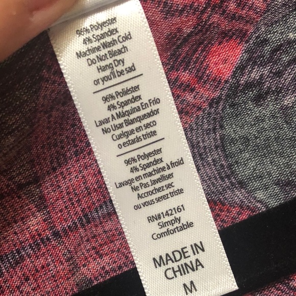 ♦️2/$30 LuLaRoe Classic T - Picture 3 of 7